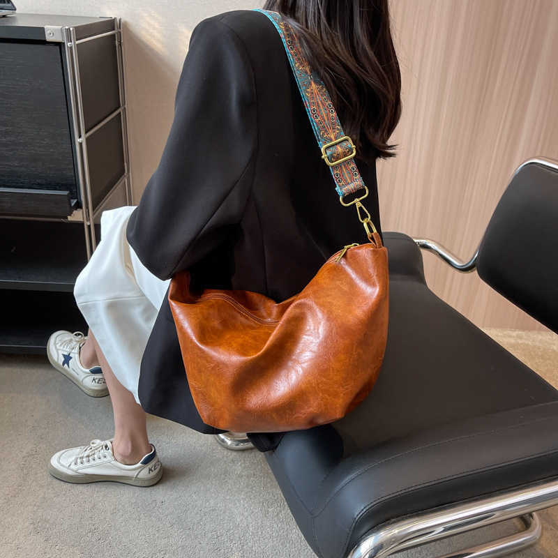 Light luxury high-end small bag women's bag 2024 new summer popular shoulder bag versatile outdoor crossbody