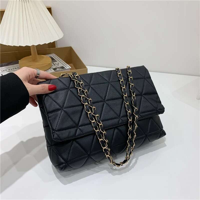 100% Polyurethane Solid Color Chain One-shoulder WOMEN'S Versatile Sewing Small Square Cross-body Bag