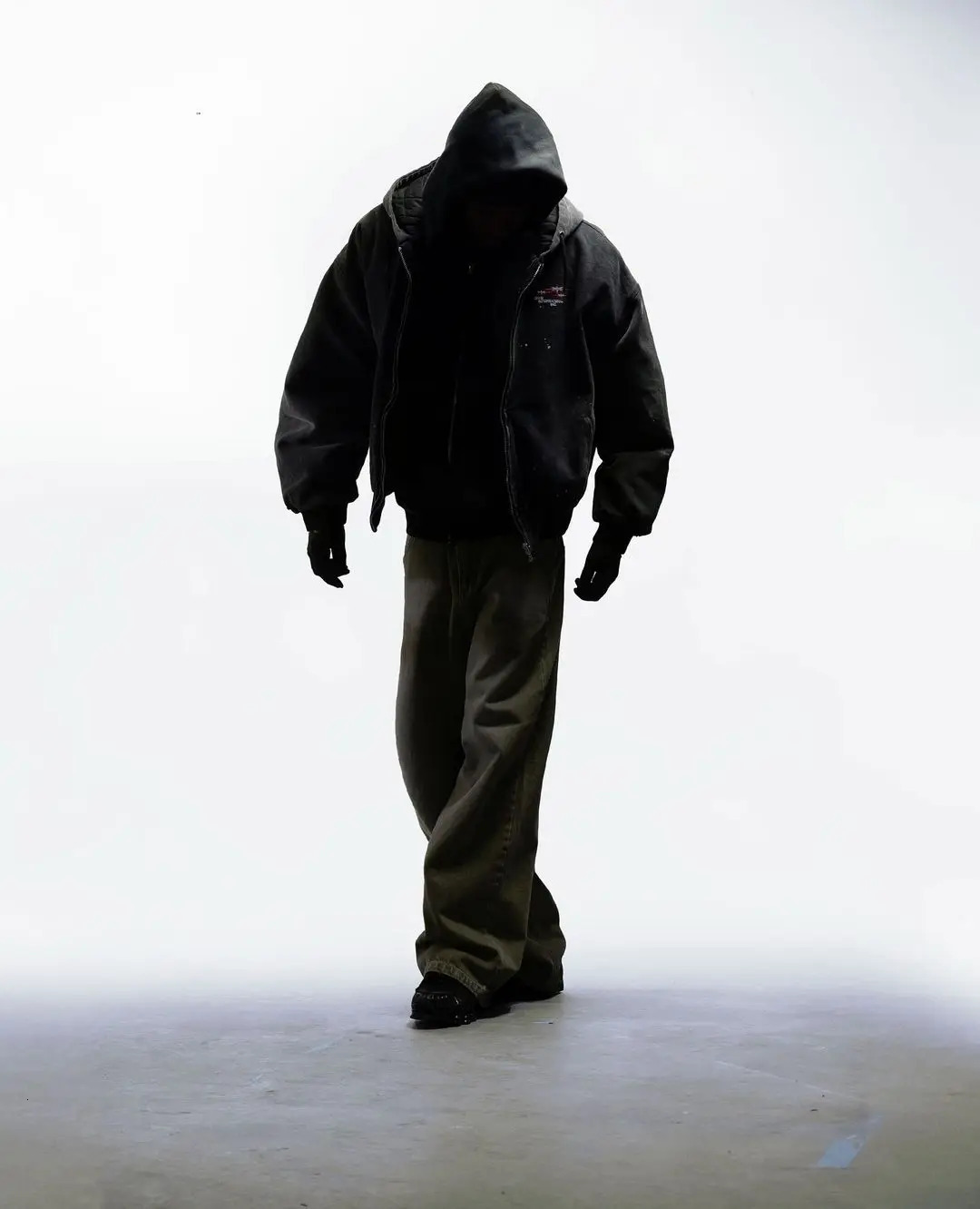 American Retro Gothic Embroidery Pattern Washed Denim Jacket Mens Winter Loose Street Trend Distressed Hip-Hop Rap Jacket 241112