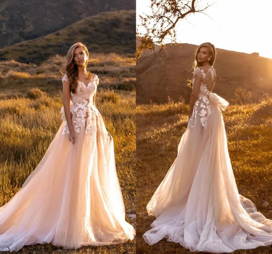 Crystal Design Champagne Elegant Capped Sleeves Wedding Dresses 2024 Bohemian Beach Lace Appliques Sexy Open Back Tulle Bridal Gowns