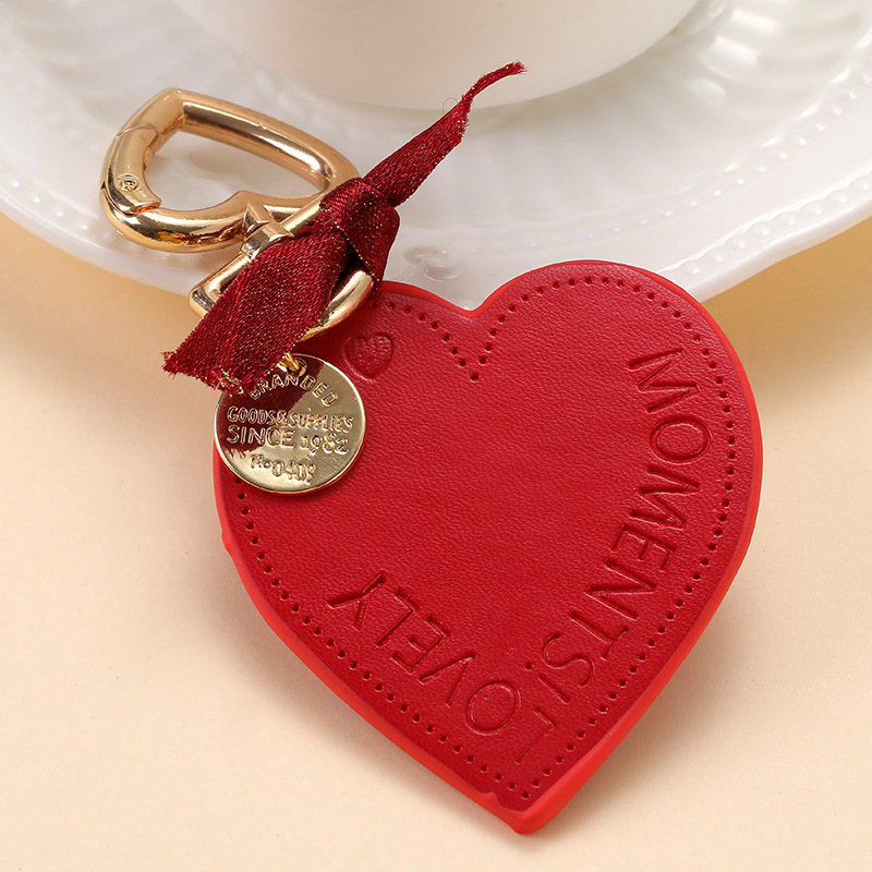 New Leather Keychain Letter Heart Shape Key Holder Female Love Heart Bag Pendant Charms Trinket Keyring Car Key Chain Women Gift
