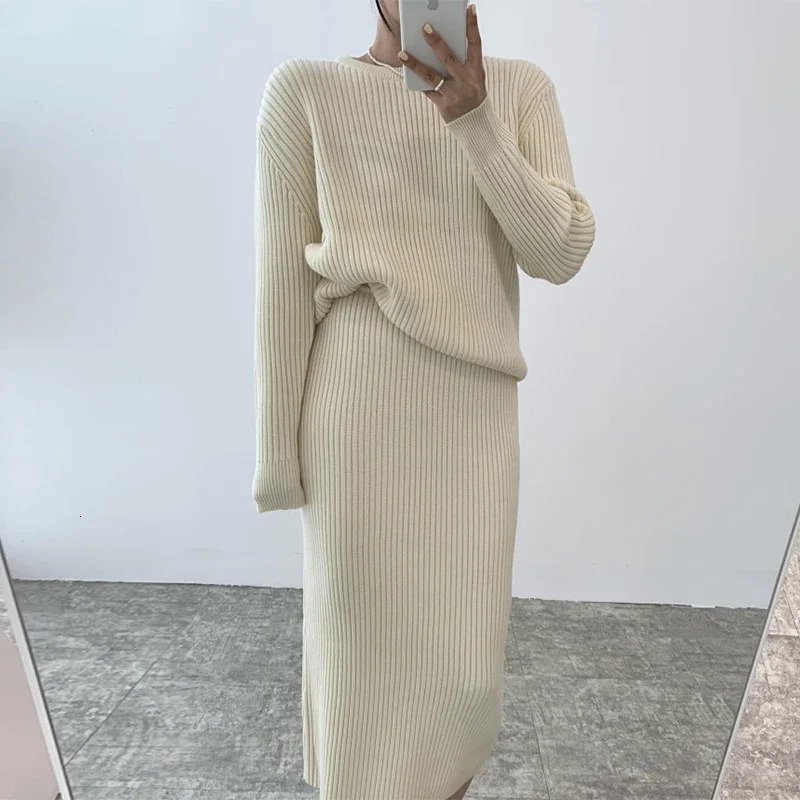 Solid color set two high waisted womens pieces sweet Korean elegant streetwear chic long sleeves black casual A-line womens skiing 241112