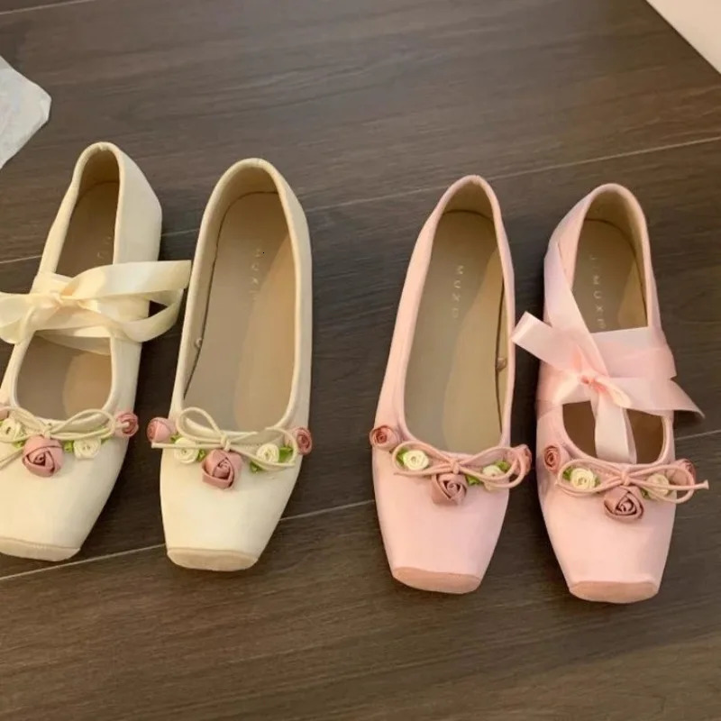 Classic Silk Ballet Shoes Lace Ballet Shoes Womens Square Toe Bow and Rose Womens Apartment Elegant Valentines Day Shoes 241111