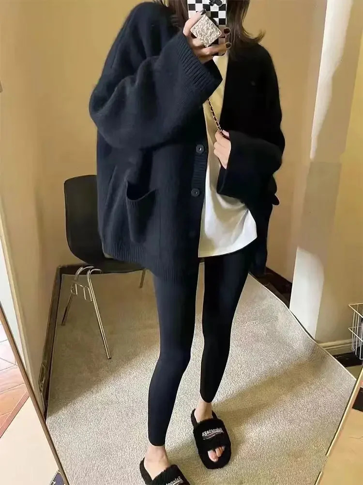 2023 Autumn Winter Women Cardigan Sweater Blue Knitted Tops Buttoned Up Elegant Vneck 241111