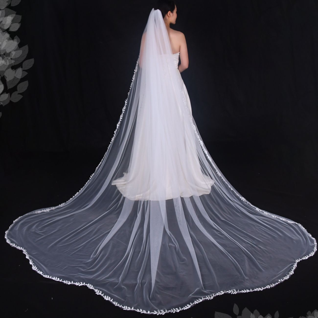 V142 Long Bridal Veils with Comb 1 Tier Wedding Veil Scalloped Edge Lace Trim Cathedral Length Wedding Accessories for Bride