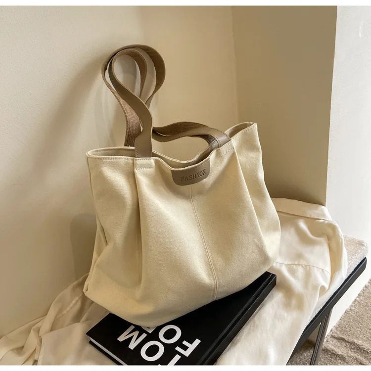 Womens Large Capacity Canvas Shoulder Bag Retro Fashion Casual Handbag Simple Review Handbag 241111