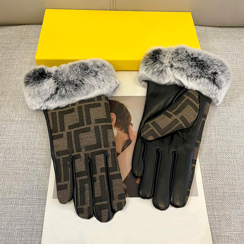 Full Letter Glove Fur Leather Mittens Trendy Patchwork Five Fingers Gloves Luxury Winter Warm Mitten Accessories