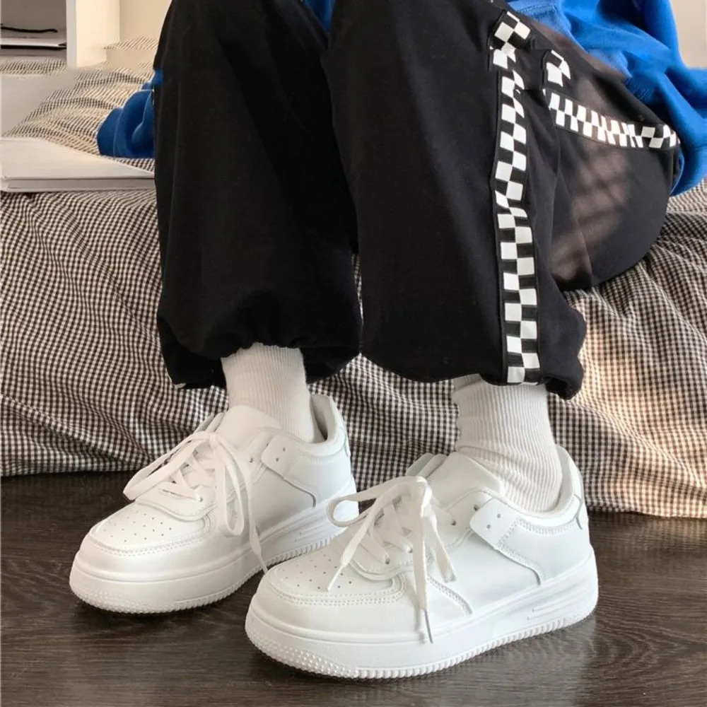 Tennis shoes for women spring and autumn sports board shoes fashionable and comfortable colorful and casual college style white shoes for women 241111