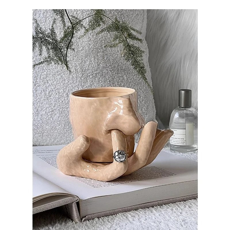 Mugs Coffee Cup Creative Personality Fun Nose Picking Ceramic Cup Home Decoration Teasing Friends Birthday Gifts Wedding Gifts 241108 CL250214