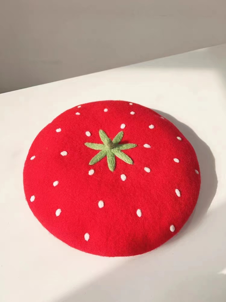 Autumn and Winter 2023 New Handmade Strawberry Beret Fruit Pumpkin Hat Cute Soft Girl Little Leaf Painter Hat Wool Beret 7e0c0