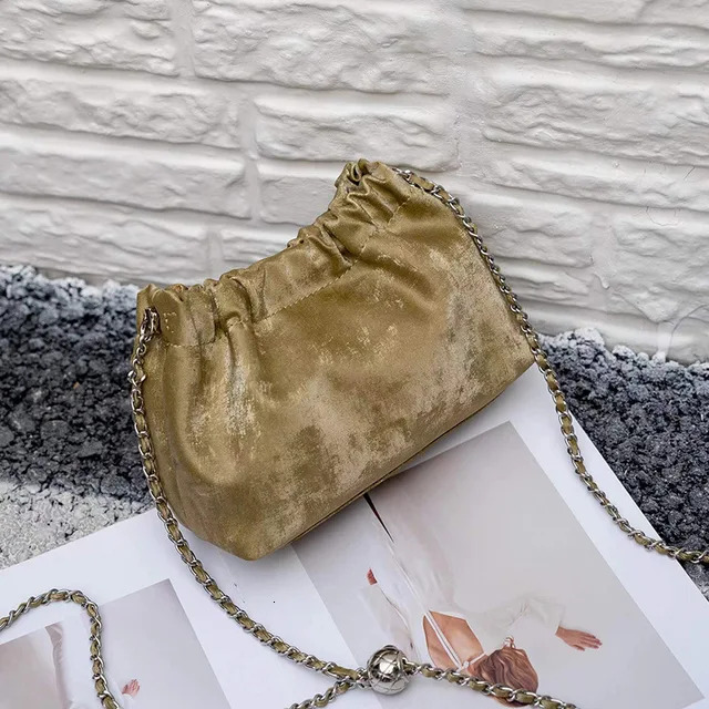 Summer New Women Chain Messenger Female Soft Split Leather Fashion Bucket Shoulder Lady Casual Crossbody Bag Patent Leather