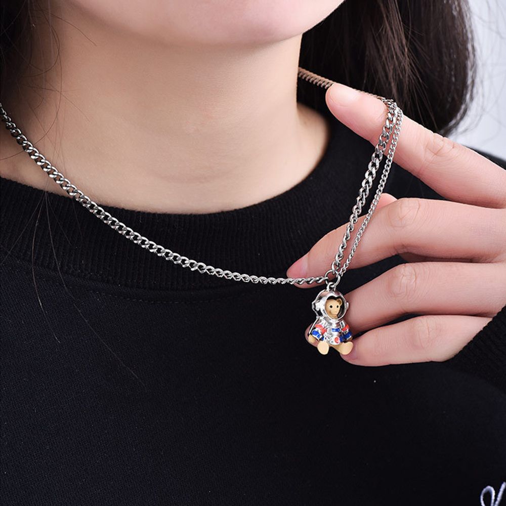Hop Choker Astronaut Bear Gift Men Female Bear Pendant Necklace Clavicle Chain Women Necklace Sweater Chain Necklace 4070a