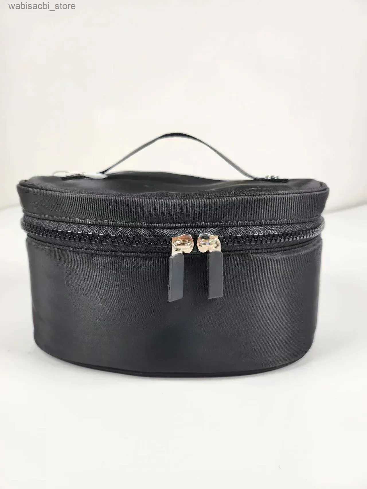 Cosmetic Bags New Bag Nylon Makeup Bag Casual Fashion Handbag Large Capacity One Shoulder Oblique Straddle Womens Bag L49