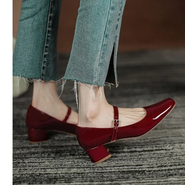 Spring Autumn Women Buckle Mary Janes Patent Leather Dress Shoes High Heels Pumps Retro Ladies Shoe Black Red 241111
