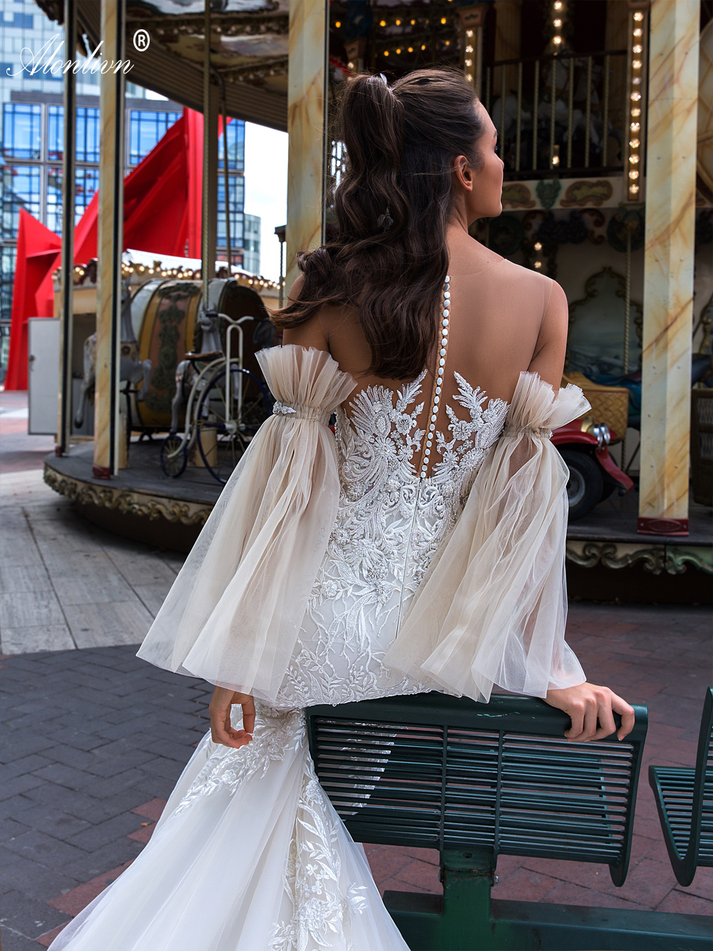 Chic Tulle Appliques Lace Illusion Neck Mermaid Wedding Dresses Covered With Button Detachable Puff Sleeves Trumpet Bridal Gowns