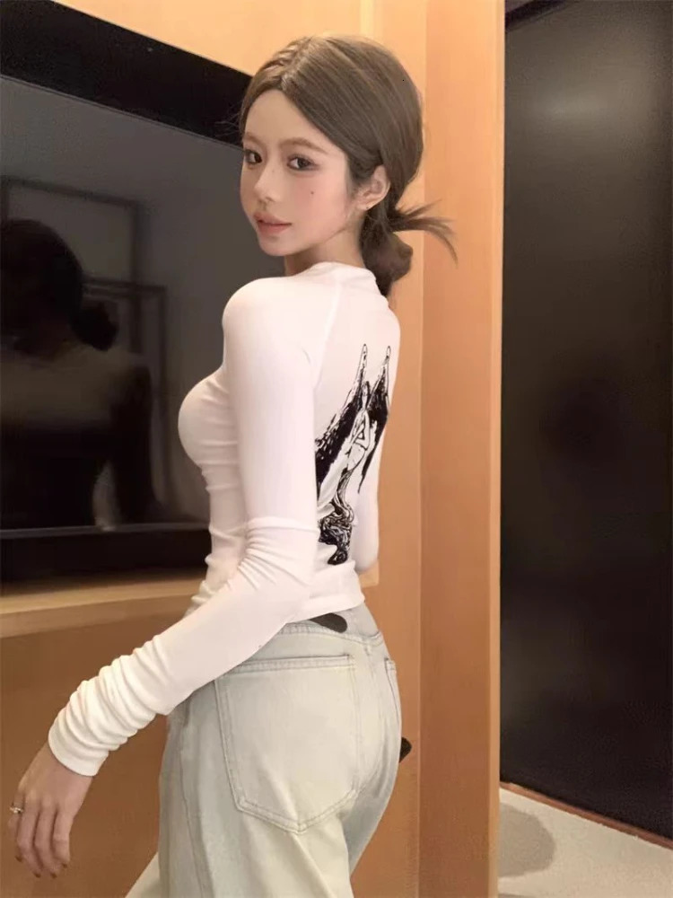 Black Retro Angel Print T-shirt for Women Spring Fashion Slim Fit Tee Shirt Y2k E-Girl Long Sleeve Bottoming Tops Mujer 240409