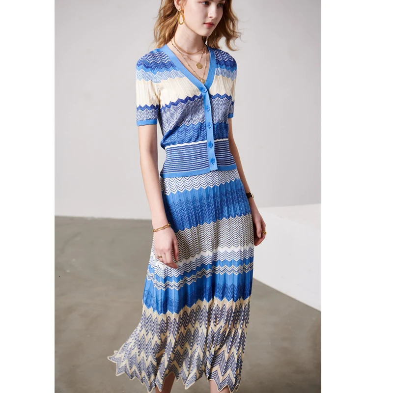 IOO Knitted Set Womens Striped Multi Color V-neck Top with Folded A-line Summer Skiing High Quality French Couple 241112