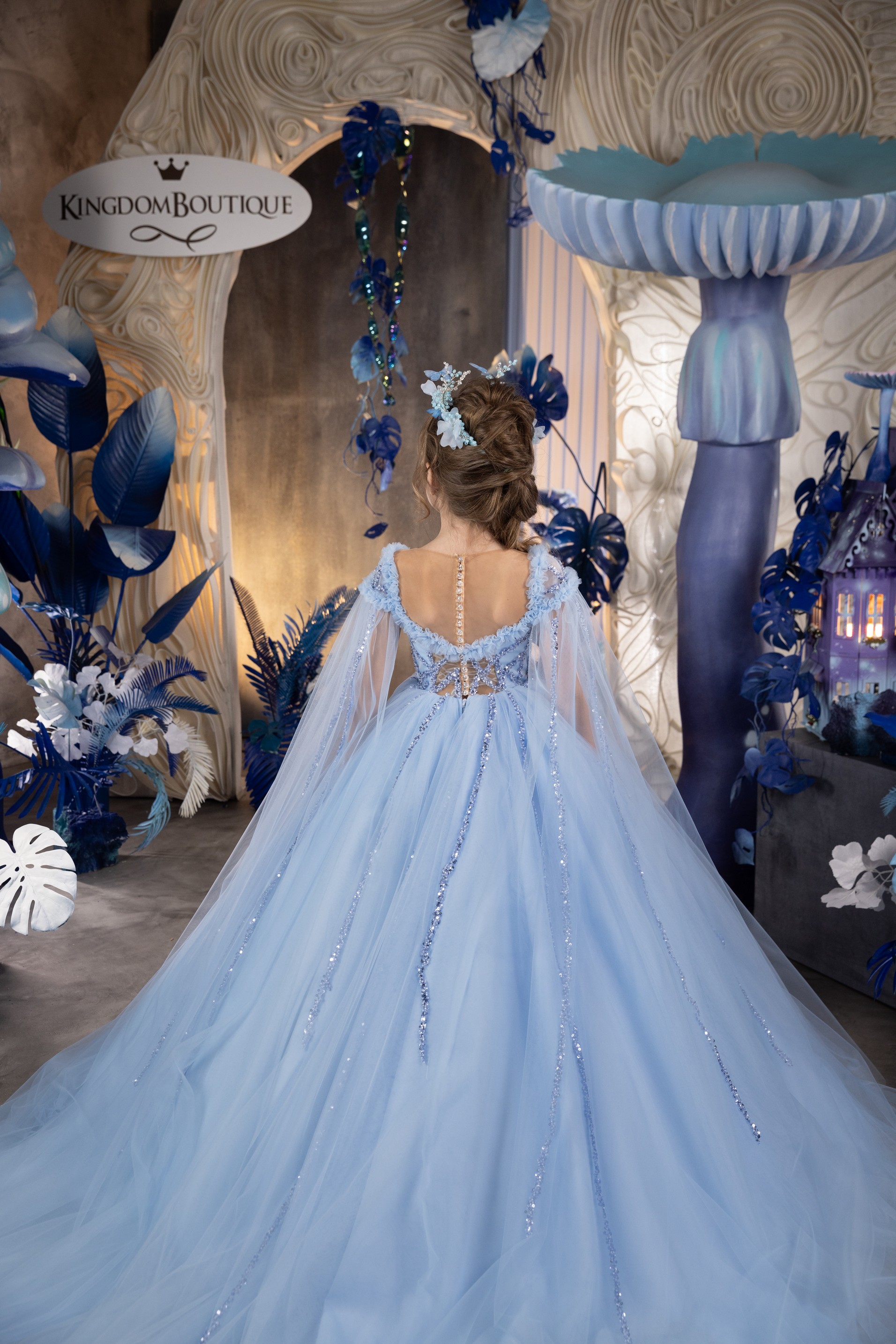 Baby Blue Princess Flower Girls Dresses With Cape Beaded Girl Pageant Gowns Kids First Communion Dress Illusion Back A Line Birthday Dress 0620