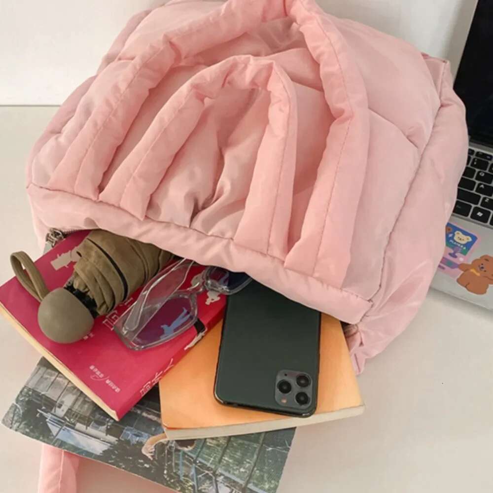 Women's New Korean Version Is Fashionable Casual Simple Versatile and Has A Large Capacity Zipper Shoulder Bag