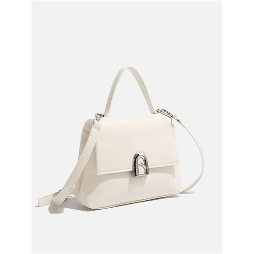 2024 new women's bag senior shoulder niche design