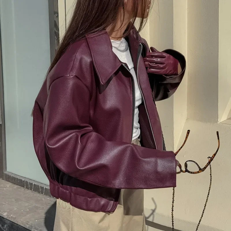 Autumn retro motorcycle style red PU leather jacket suitable for womens temperature womens fashionable matte zipper loose jacket 241111
