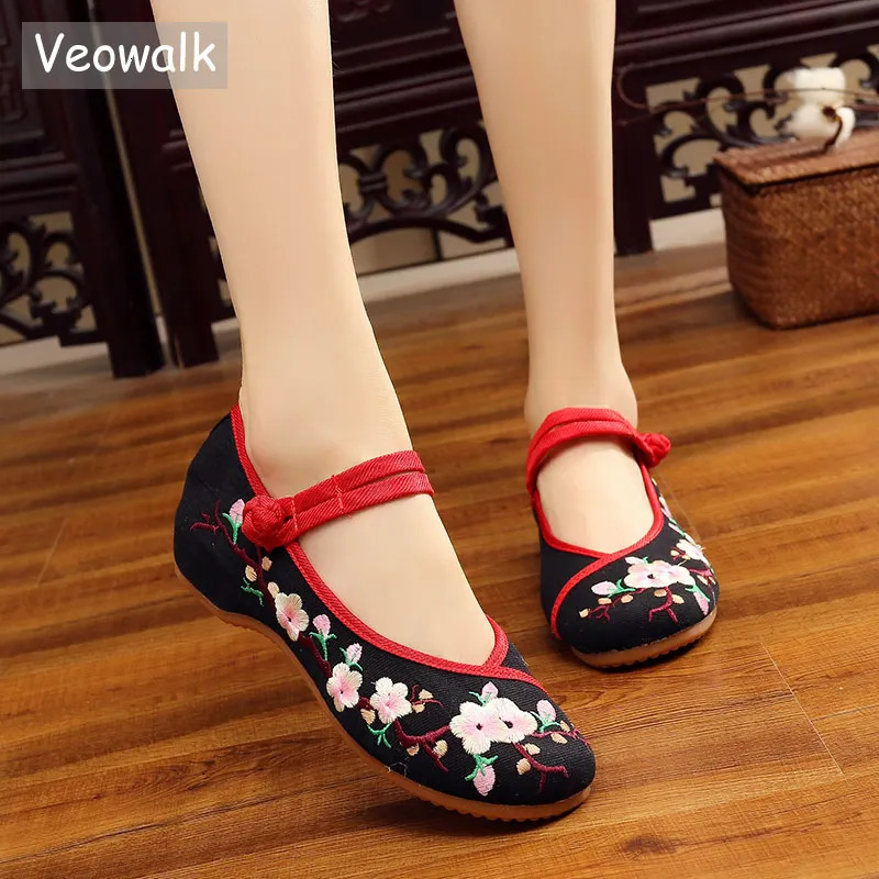 Veowalk Peach Flower Embroidered Womens Canvas Ballet Apartment Retro Comfortable Chinese Style Womens Casual Fabric Flat Shoes 241111