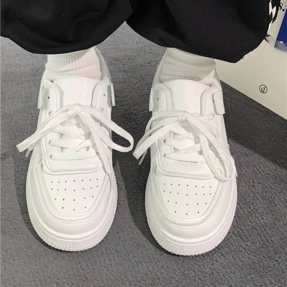 Tennis shoes for women spring and autumn sports board shoes fashionable and comfortable colorful and casual college style white shoes for women 241111