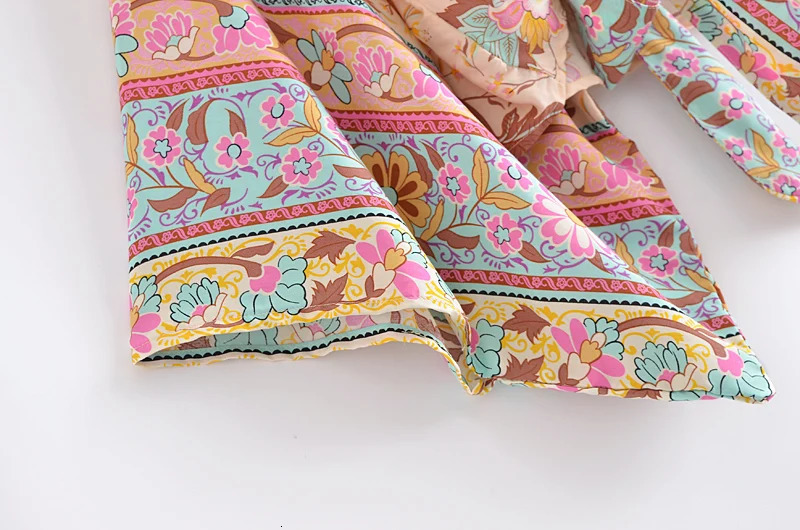 Boho Queens Vintage Floral Print Sashes Short Kimono Women Fashion V Neck Batwing Sleeves Ladies Beach Robe Cover-ups 240407