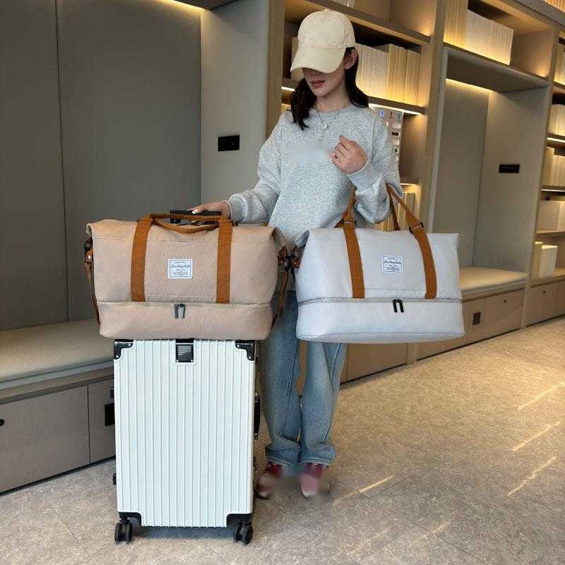 Lightweight and Minimalist Outdoor Travel Bag Fitness and Sports Travel Bag Multifunctional Luggage Bag for Both Men and Women Boarding Bag for Busine