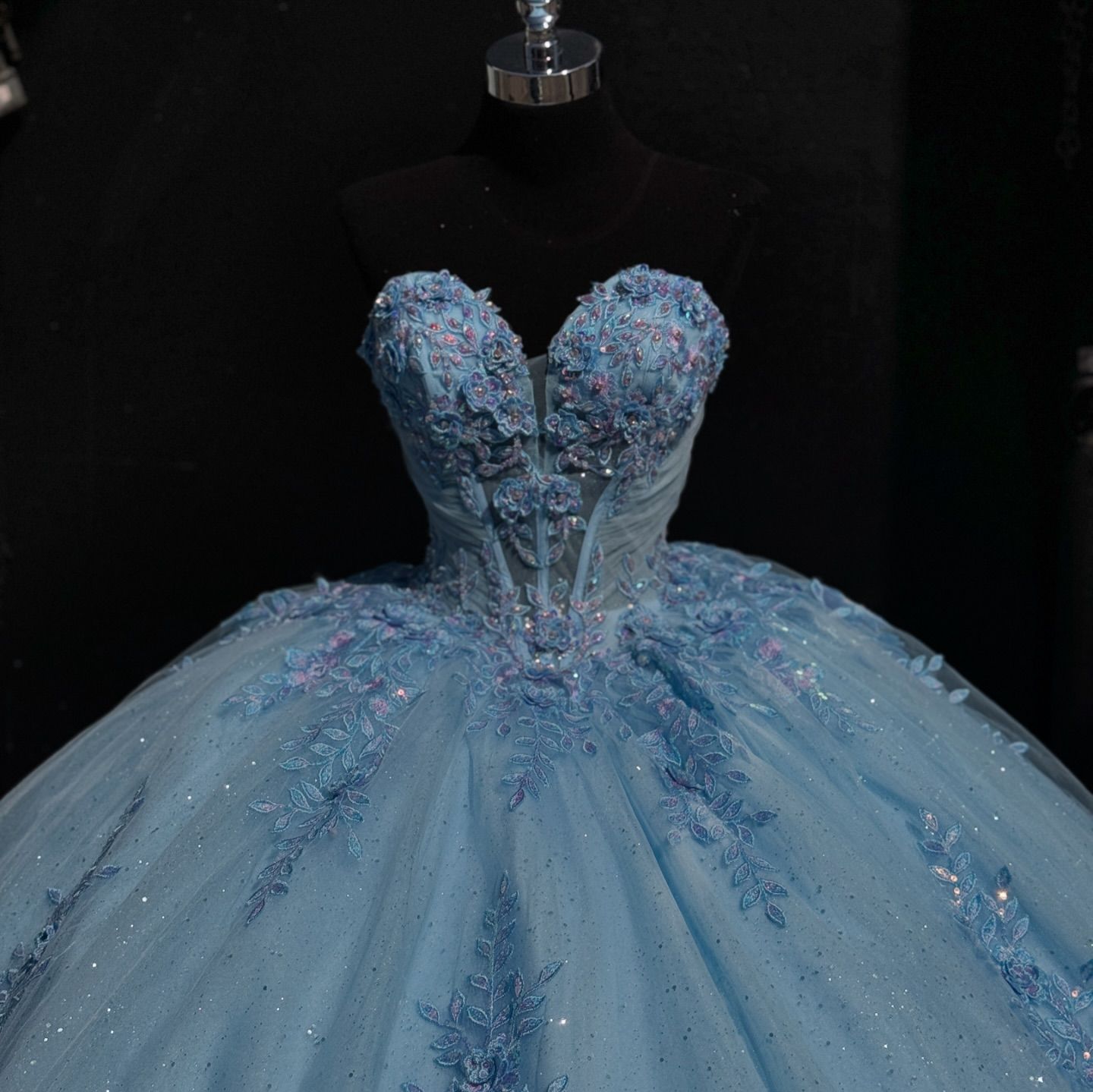 Fabulous baby blue princess Dresses sequins appliqued sweetheart ball gown evening dress sparkly Quinceanera Sweet 15 Masquerade Dress