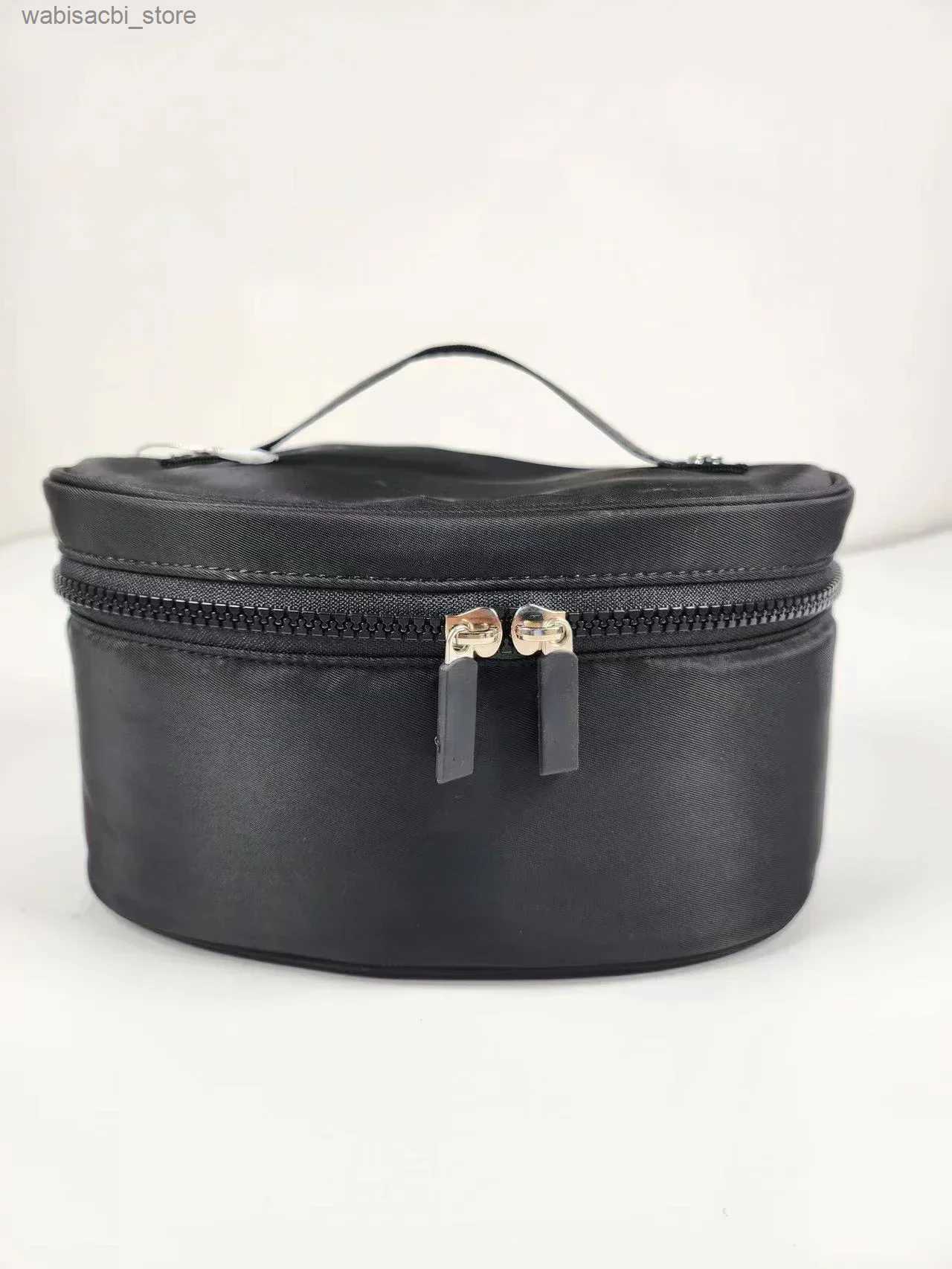 Cosmetic Bags New Bag Nylon Makeup Bag Casual Fashion Handbag Large Capacity One Shoulder Oblique Straddle Womens Bag L49