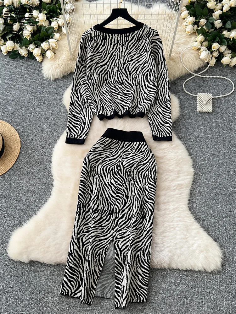 Singreiny Senior Leopard two-piece womens O-neck metal button cardiganbodysuit color block winter thick knit set 241112