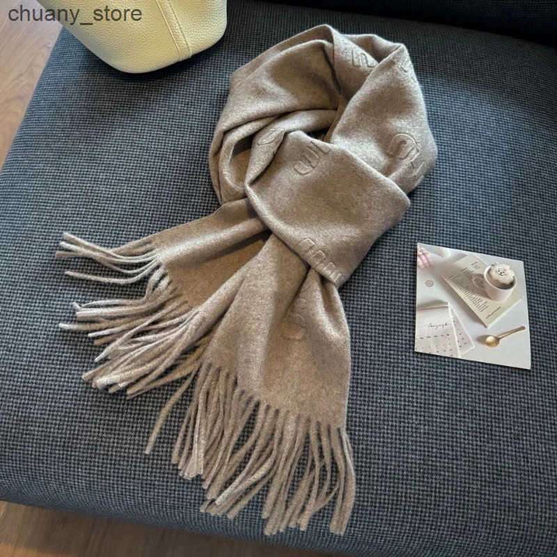 Scarves High quality wool scarf for women autumn solid color simple classic cashmere muffler womens new warm shawl L240910
