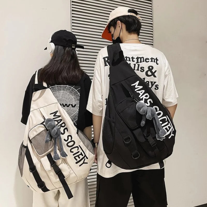 Mens Korean Trend Messenger Shoulder Bag Sports Travel Large Capacity Backpack Female Students Crossbody Chest Casual bolso 241111