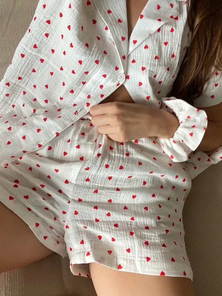 Womens summer pajama set with lapel collar button down short sleeved top elastic waist short sleeved heart print loose 2-piece lounge set 241112