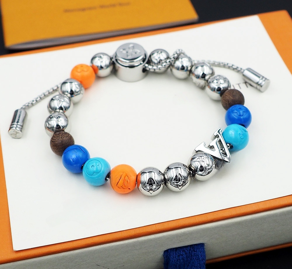 latest design Beaded quenched-bead Strands bracelet spring clasp bracelet is the top titanium rigid bracele