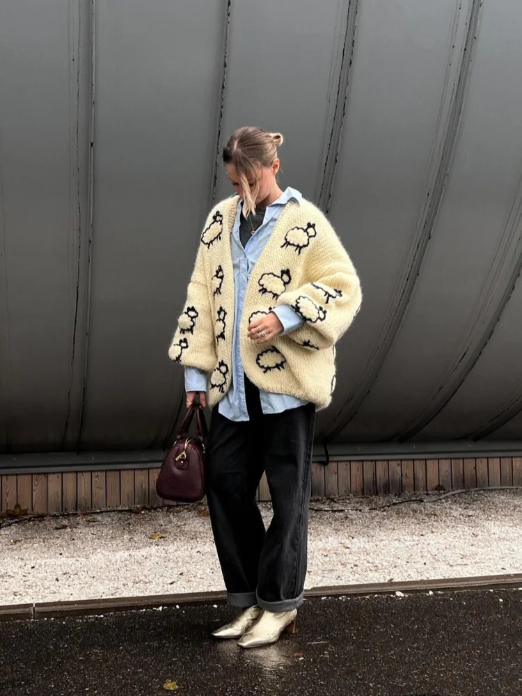 Knitted V-neck Casual Sheep Womens Cardigan Single Breasted Long Sleeved Contrasting Sweater Female Commuting High Streetwear 241112