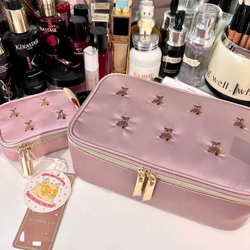 Cosmetic Bags Bear Embroidery Cute Makeup Bag Portable Travel Cosmetic Box Large Capacity Zipper Organizer Storage Case For Women L49