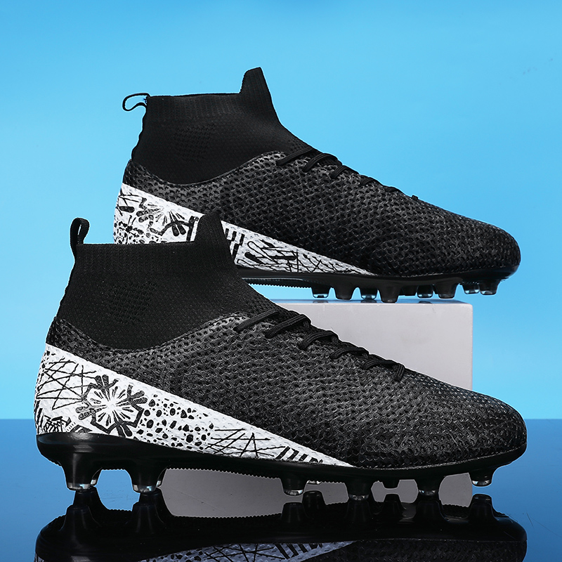 Outdoor Soccer Shoes Men Breathable Football Boots Lightweight Soccer Shoes Ultralight Non-Slip Sport Turf Comfortable Futsal