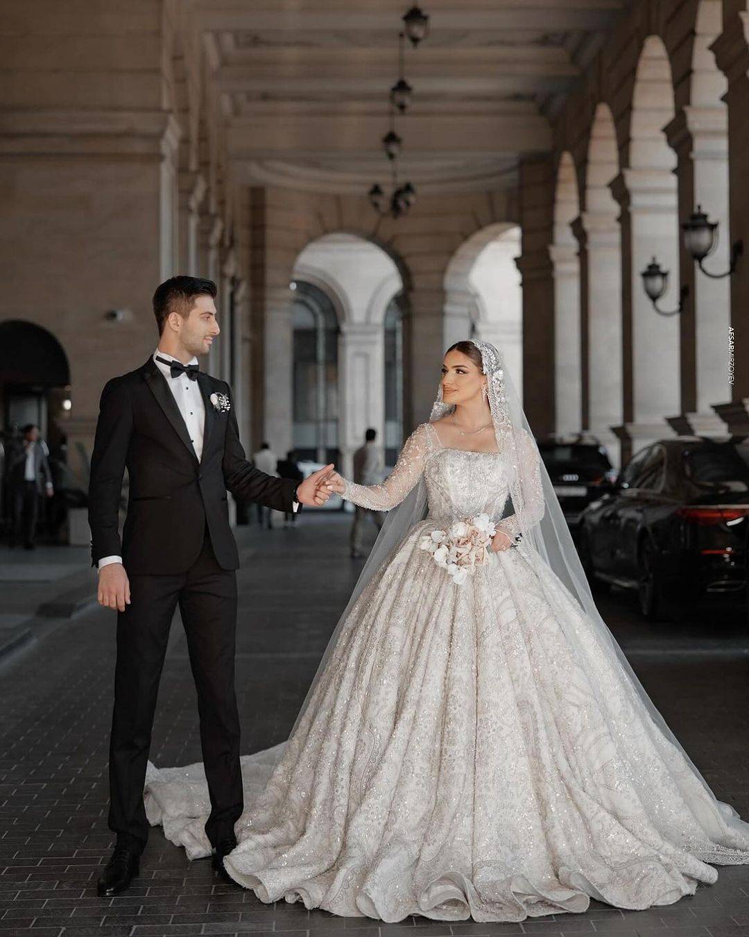 Wedding Dress For Women Square Collar Long Sleeves Bridal Gown Sequins Lace With Veil Sweep Train Customized Dresses