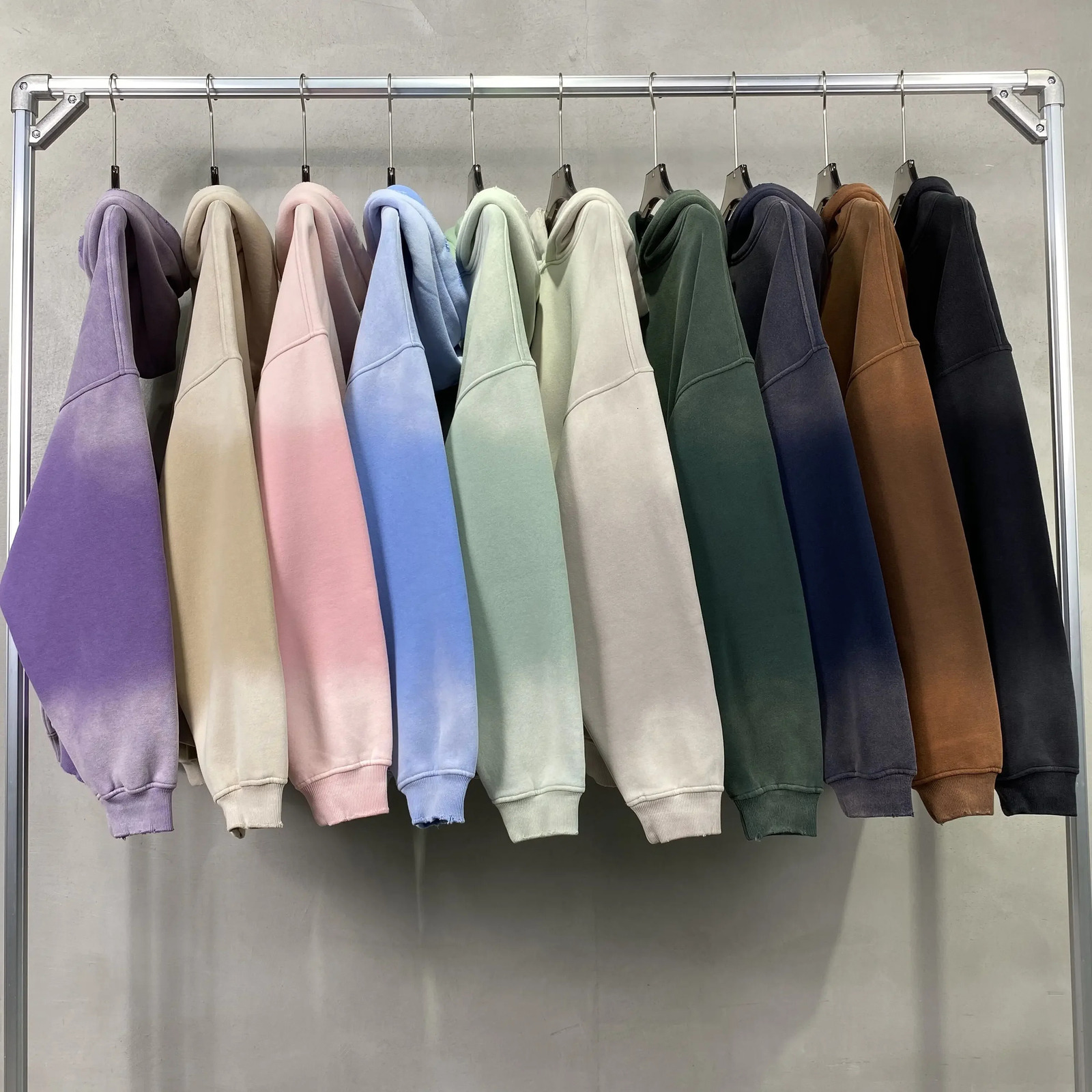 European and American high street solid color blank plus velvet thickening spray dyeing distressed hooded sweatshirt men hoodie 241111