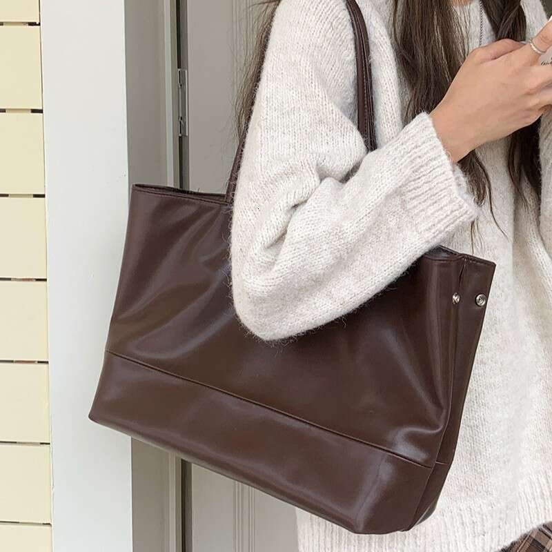 Korean Version Autumn Winter New Item Simple Soft Leather Texture Large Capacity Commuting Casual Women's Shoulder And Armpit Tote Bag