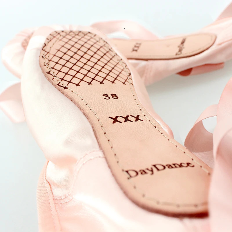 Sales satin ballet corner shoes for professional girls ballet dancers with ribbon dance shoes 241111