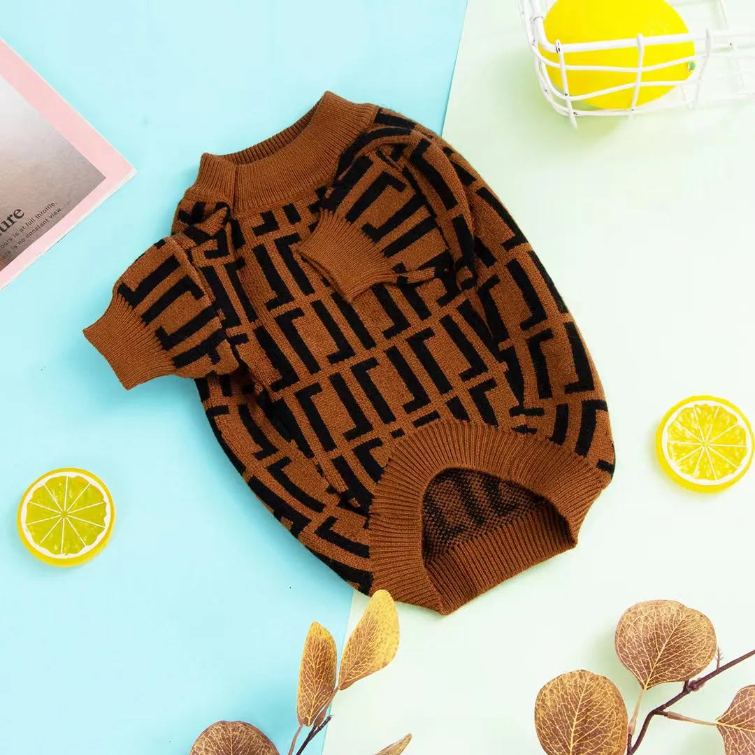 New brand-name warm brand clothes small dog classic jacquard letter pattern cat winter pet sweater coat