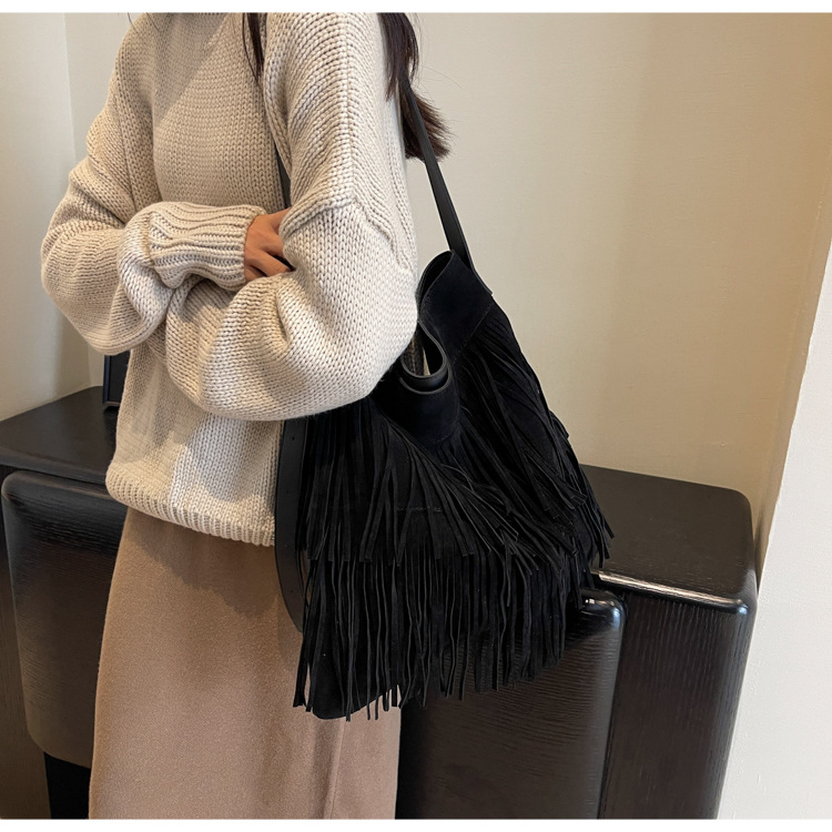 Brand Designer Suede Women's Shoulder Bag Retro Tassel Crossbody Bag Hobos Handbag Winter New