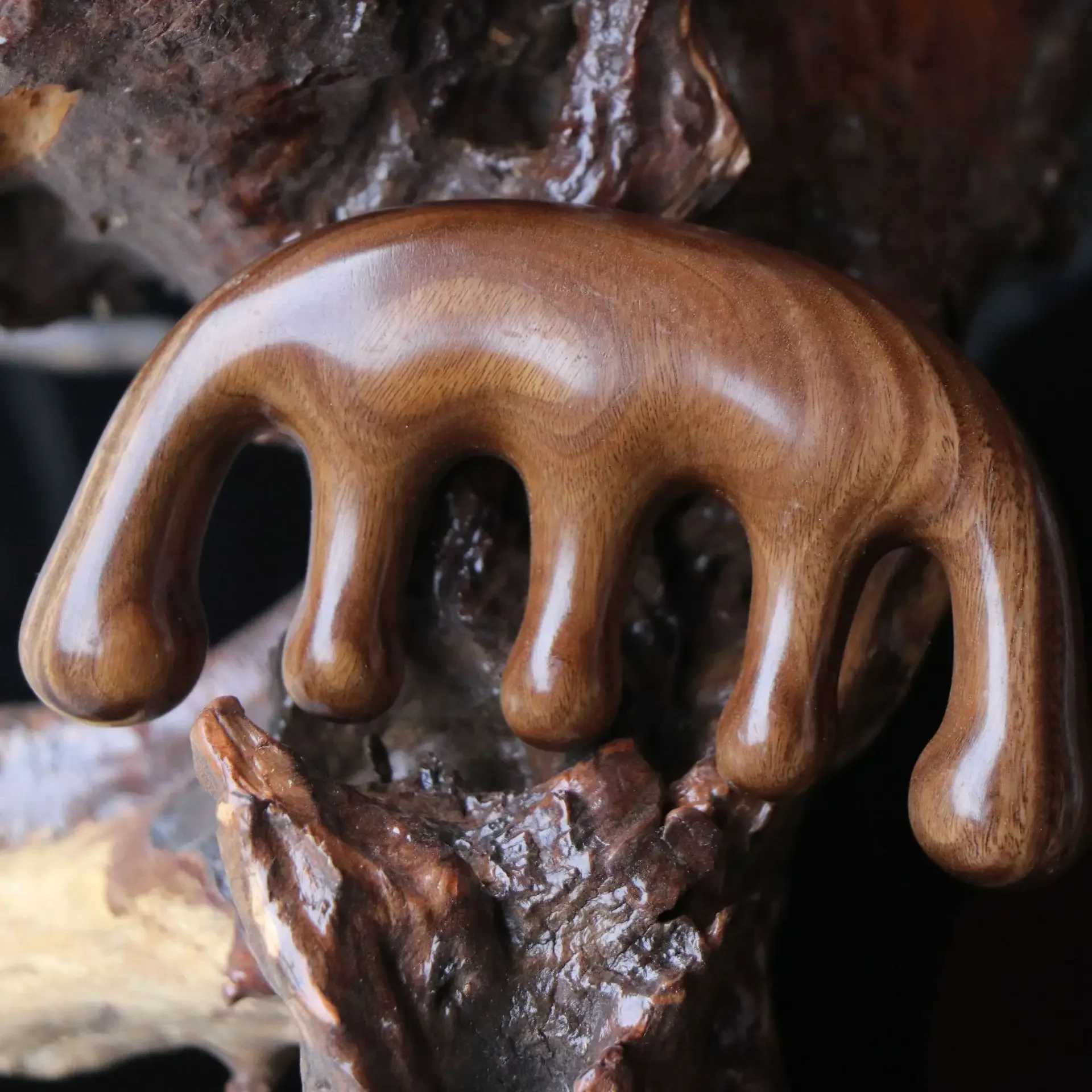 Hawthorn wood massage comb meridian comb female anti-static hair loss treatment wide tooth family pass W241112