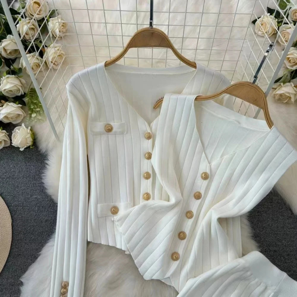 Korean Office Ladys Knit Outfit VNeck Long Sleeve Slim Single Breast Sweater Cardigan With Vest And Wide Leg Pants 3Piece Set 241108