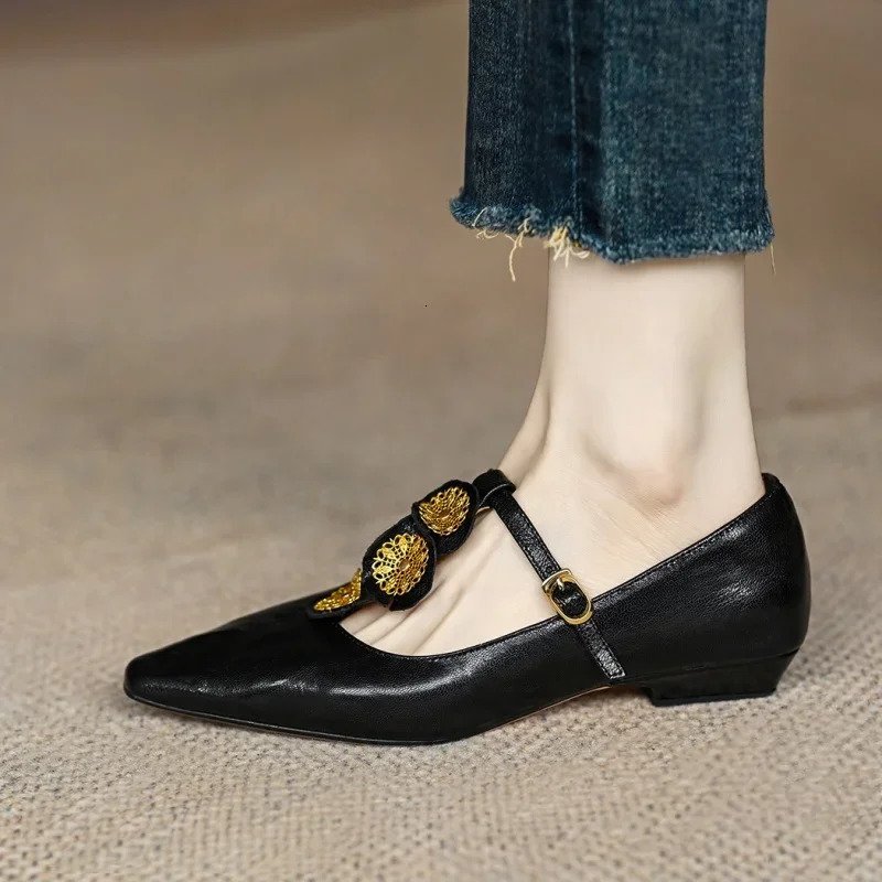 2024 Roman Shoes Womens Elegant Shallow Shoes Summer Pointed Toe Retro Shoes er Dresses Walking Apartment 241111