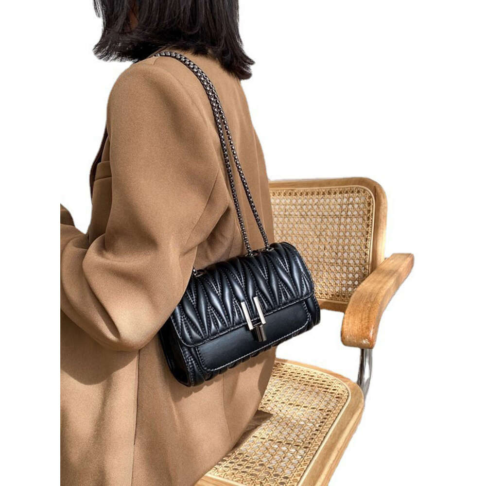 High-grade niche pleated chain summer women's 2024 new crossbody with Y lock bag