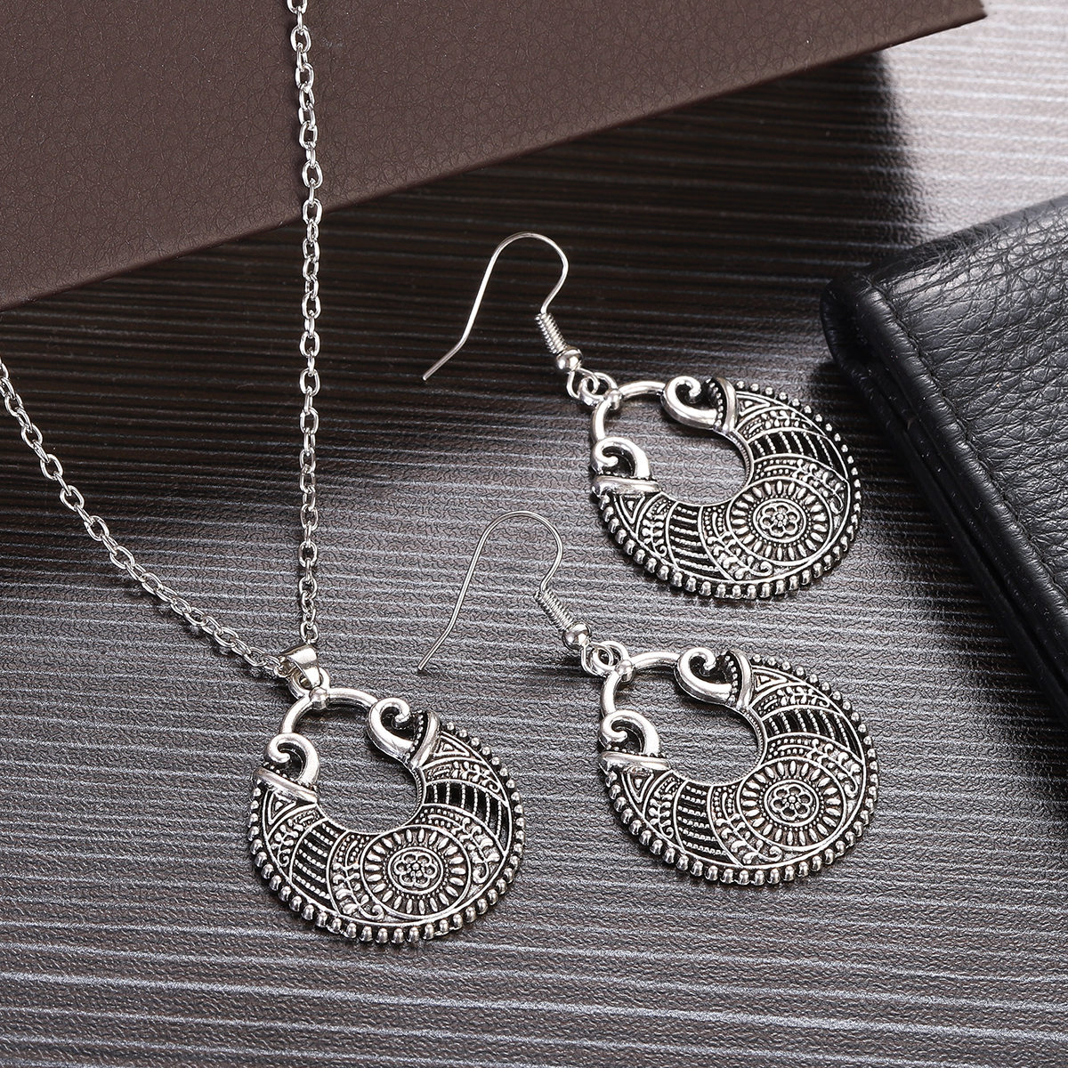 Ethnic Antique Sier Color Carving Drop Earring Necklace Women Vintage Alloy Flower Round Dangle Earring Sets Pendient Jewelry 5dc3b 5 b3e5f